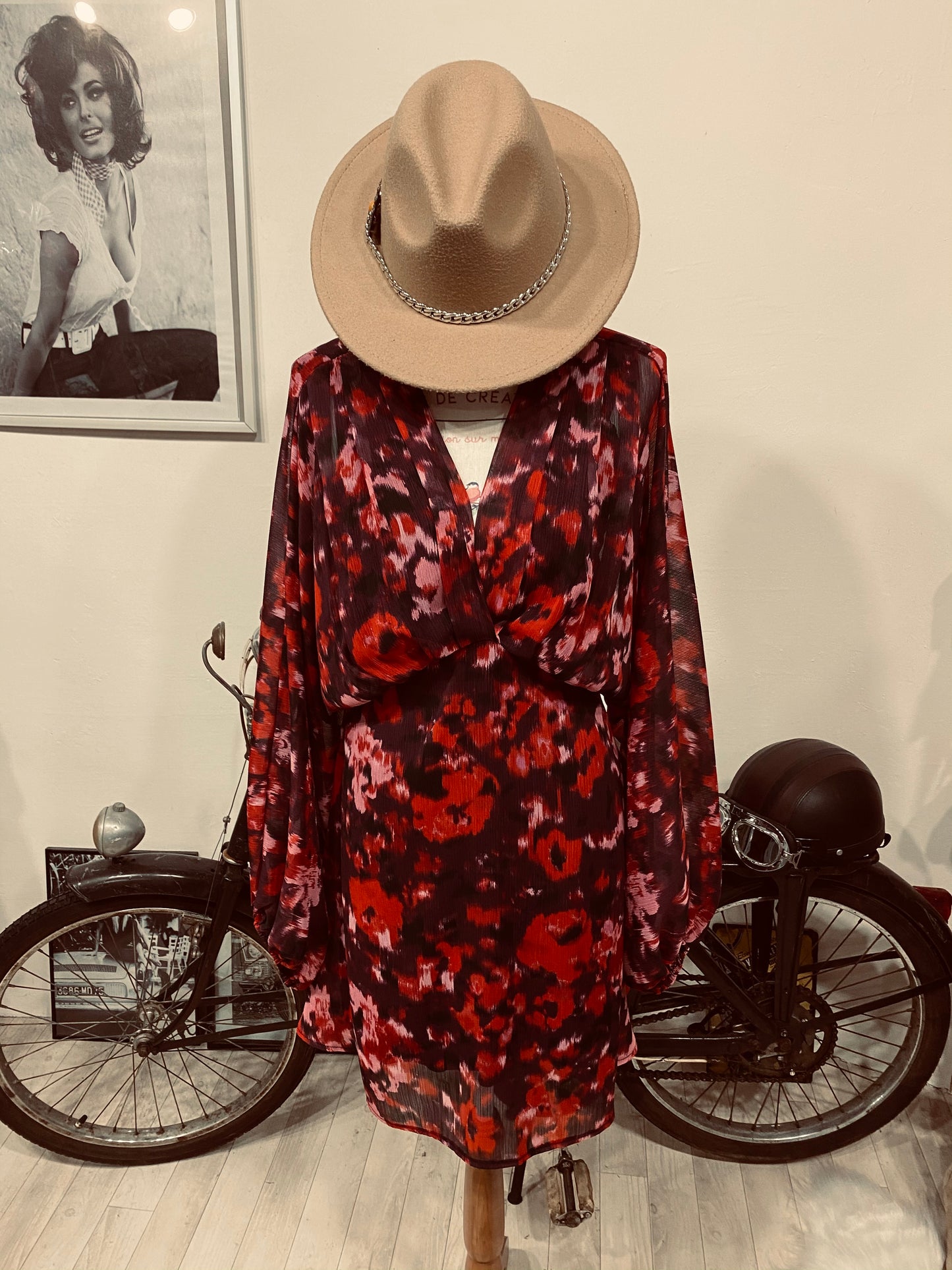 Robe Laury