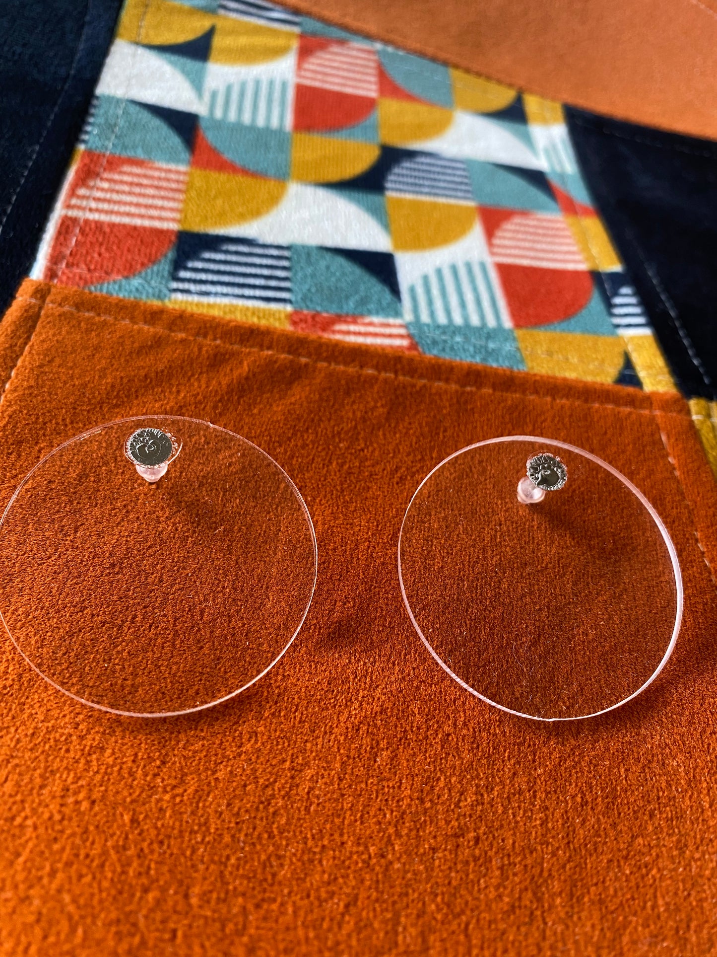Boucles d'oreilles 70's rondes