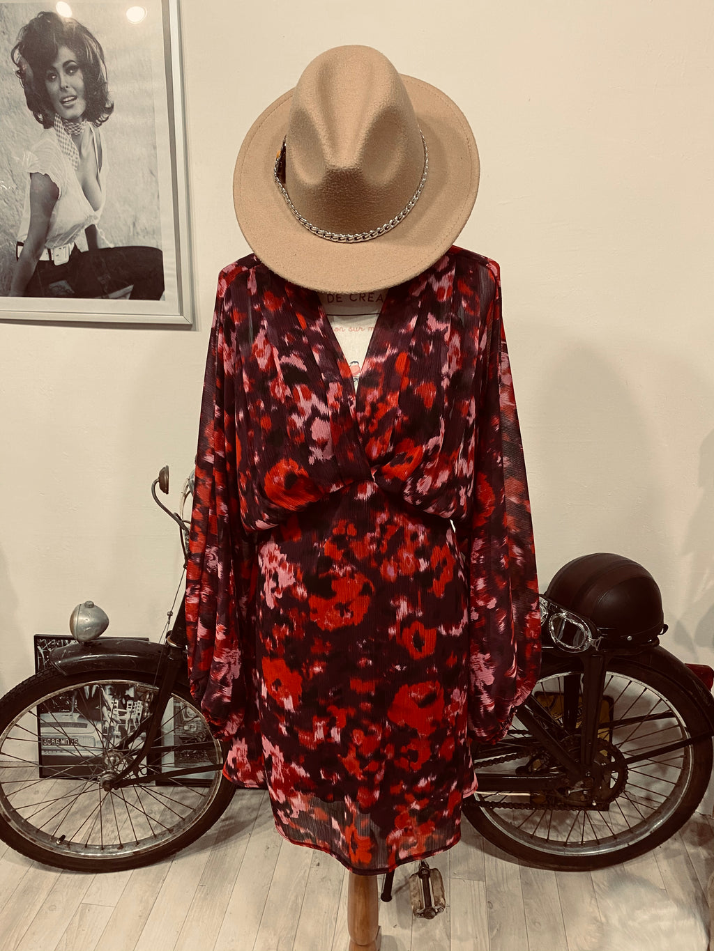Robe Laury