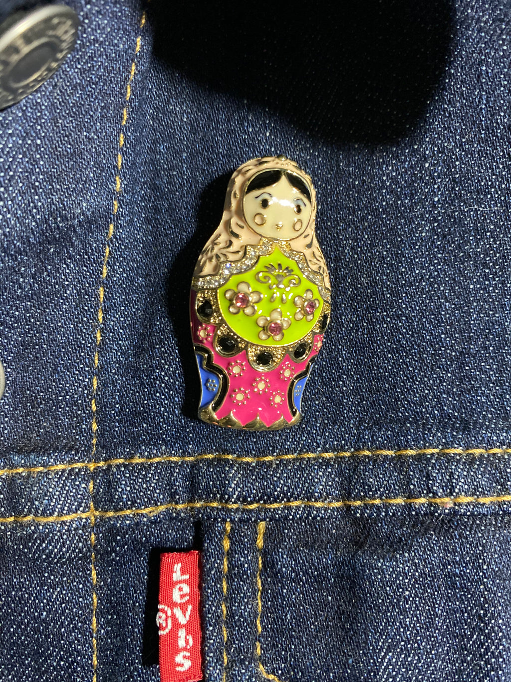 Broche Babooshka