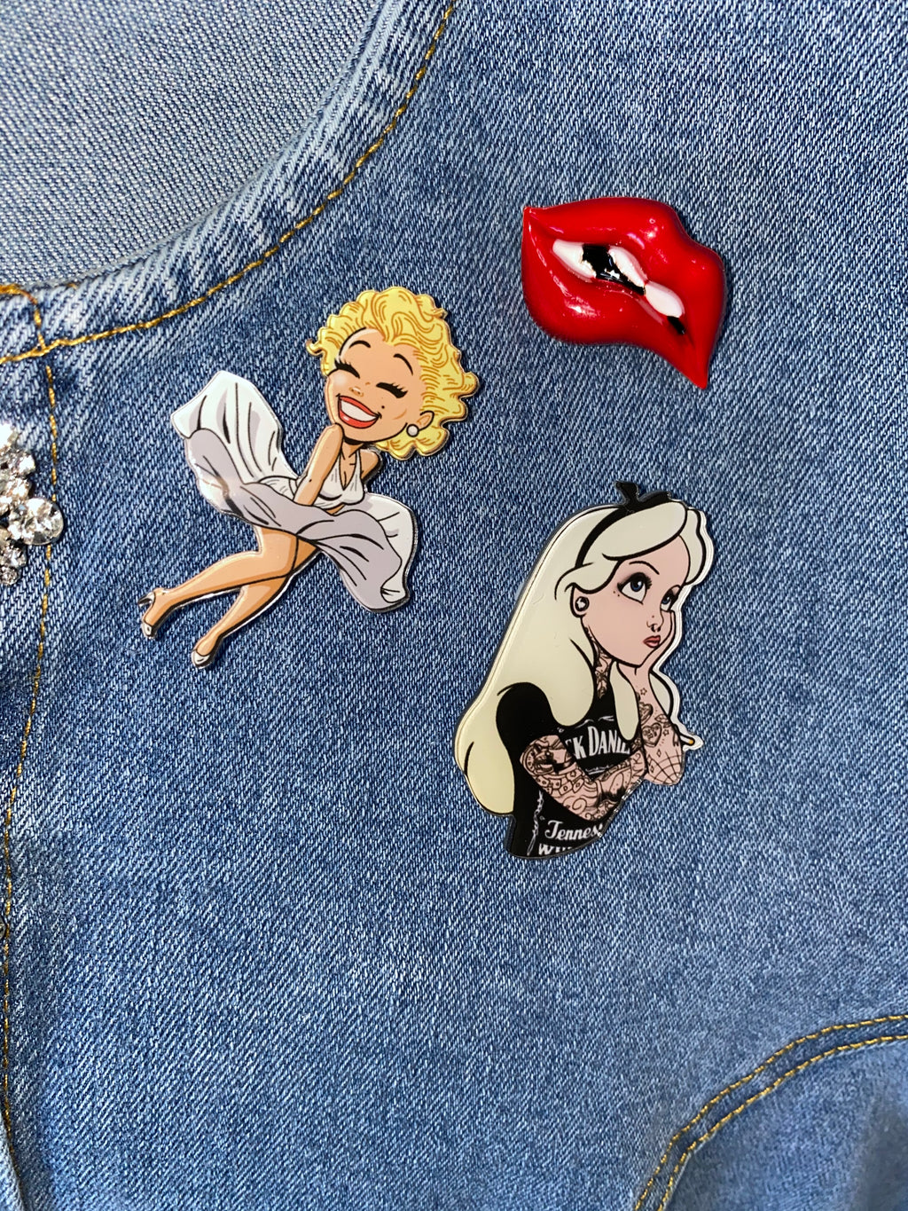 Broche Lèvres mordues